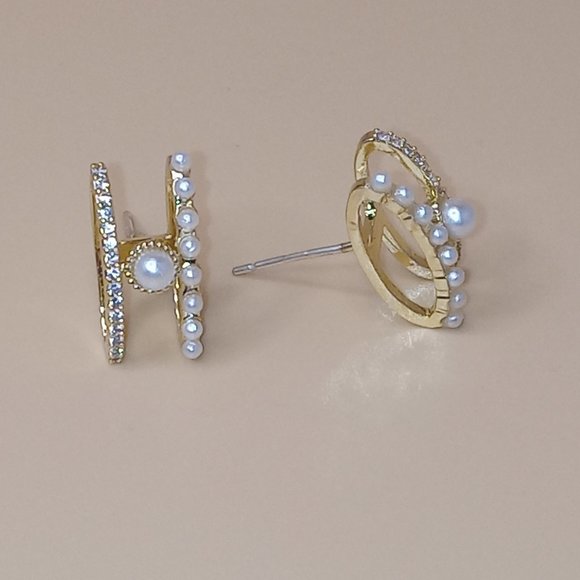 Gold Pearl & Diamond Stud Earring - Picture 5 of 6